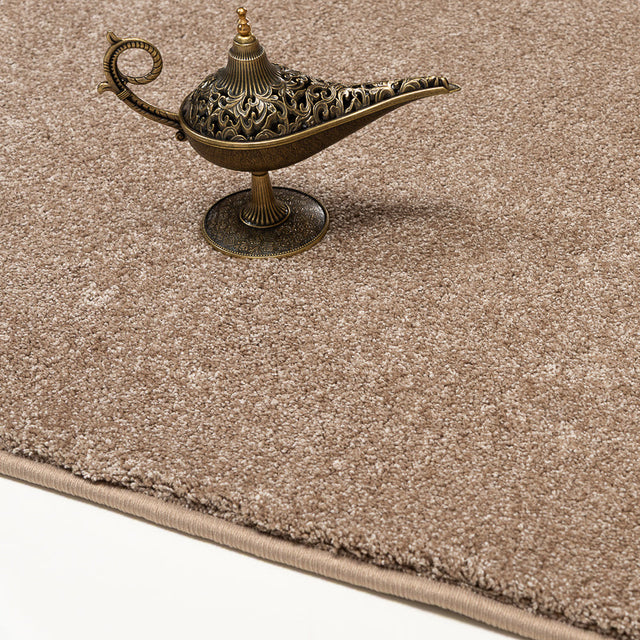 Fantasy ruskeanharmaa