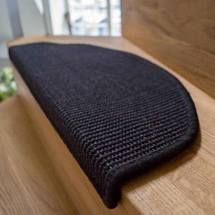 New Sisal Step musta