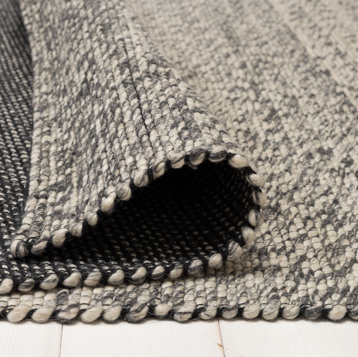 Nature Universe tummanharmaa