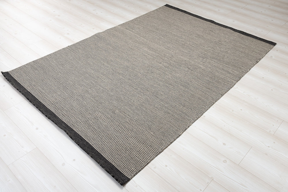 New Trend hiilenvärinen